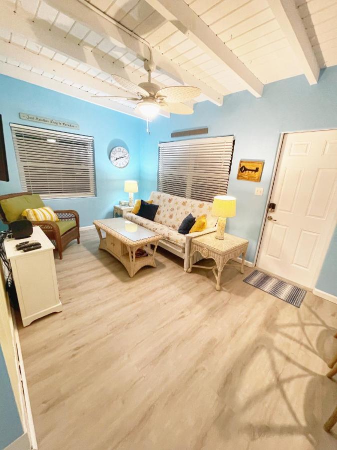 Cozy Canaveral Cottages ケープ・カナベラル エクステリア 写真