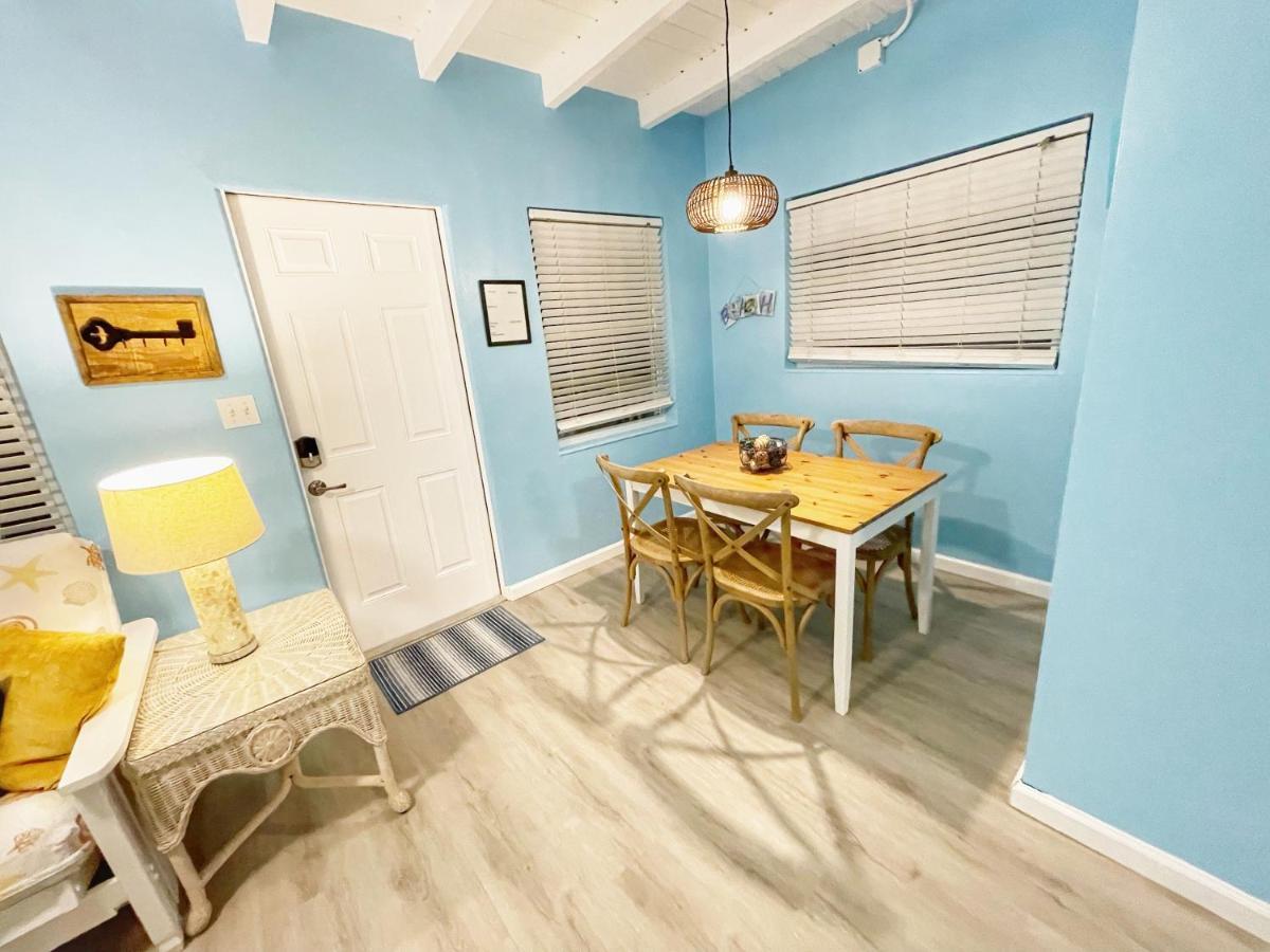 Cozy Canaveral Cottages ケープ・カナベラル エクステリア 写真